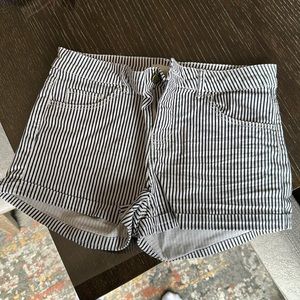H&M used size 4 white & blue stripe shorts
